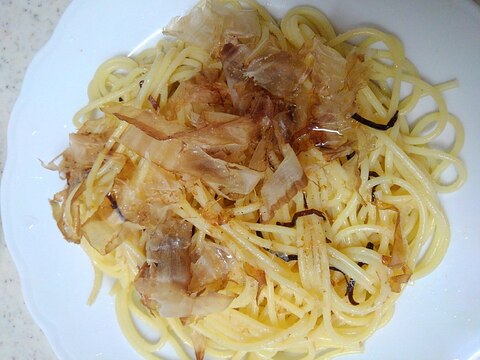 電子レンジで♪かつおぶしと塩昆布スパゲティ